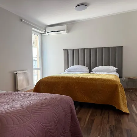 Apartament Corner House *