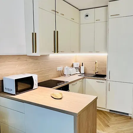 Atrium - Old Town Luxury - By Upstairs Apartamento