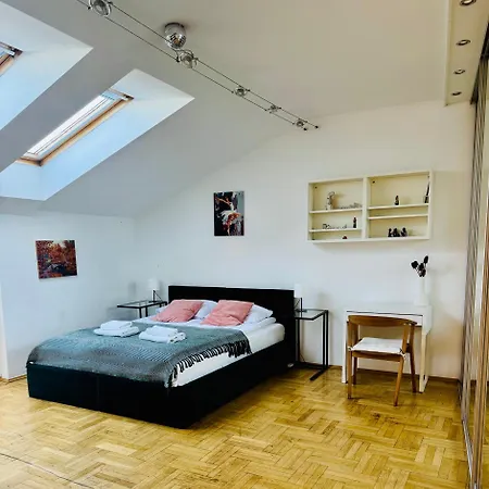 Luna Apartment *