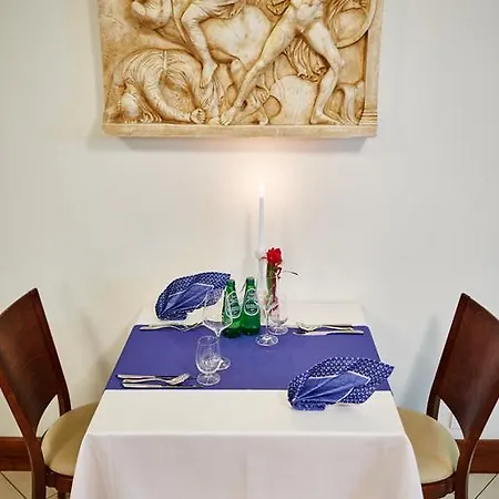 Hotel Santorini 3*