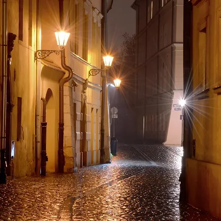 Toop - Near Market Square *