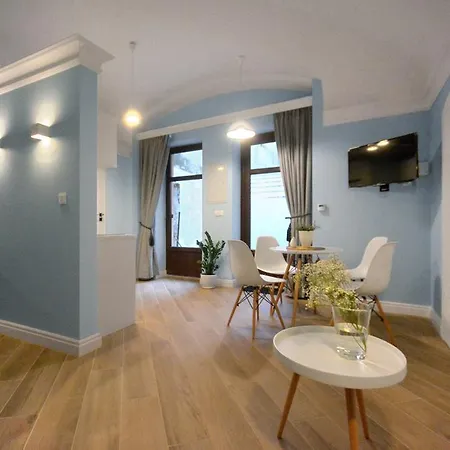 Toop - Near Market Square Apartment