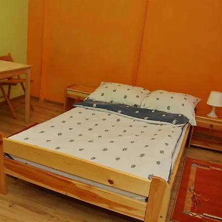 Appartement Old Town Luxe Retreat - King Bed - Steps To Main Square
