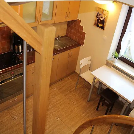 Lucky 13 Apartment