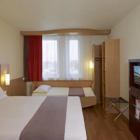 Hotel Ibis Stare 3*
