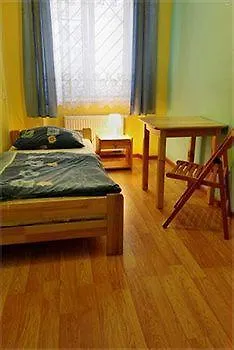 Appartement Old Town Luxe Retreat - King Bed - Steps To Main Square *
