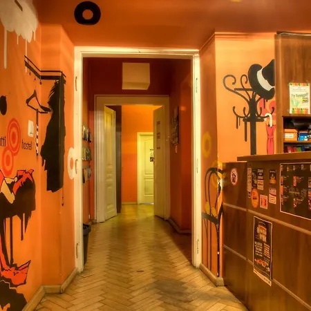 Tutti Frutti Hostel *