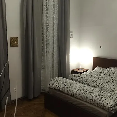 Hostal Appena &