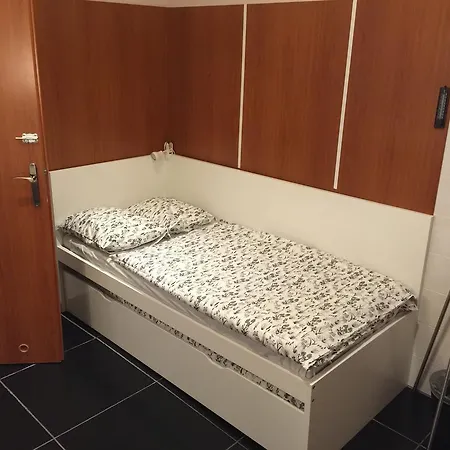 Hostal Appena & *