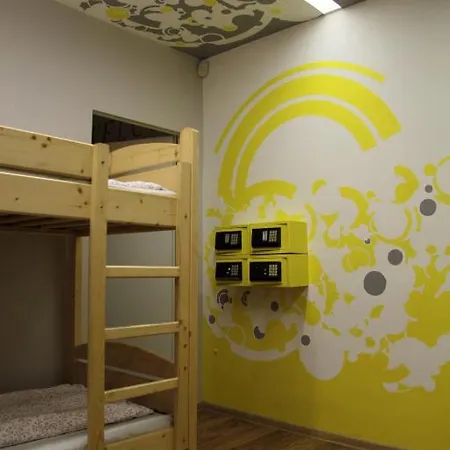 Hostal Greg&tom Party *