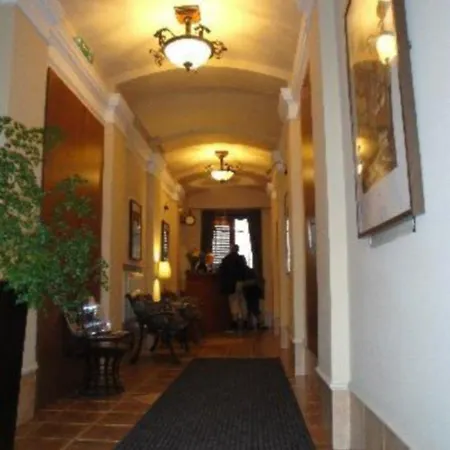 Aparthotel Globus 3*