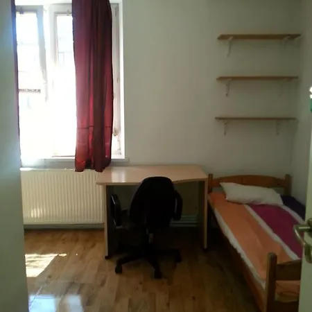 Apart & Hostel Guest Room Brendan Hostel Kraków