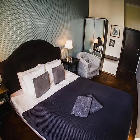 Angel House Aparthotel 3*