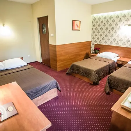 Maksymilian Otel