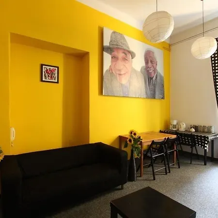 Hostel Yellow