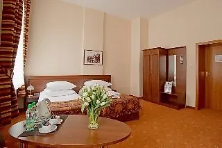 Rt Monopol Hotel 3*