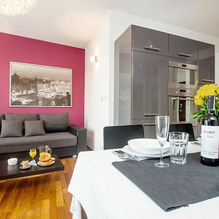 Hotel apartamentowy Angel City Center Luxury By Amstra *