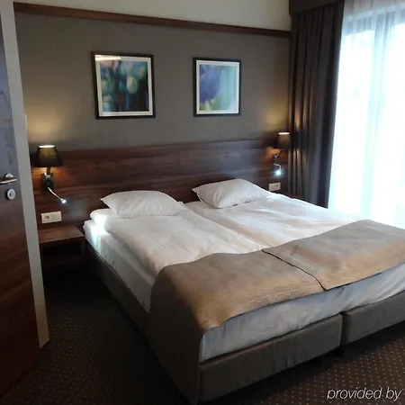 Golden Tulip Center Otel