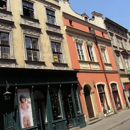 Nicholas Apartment *