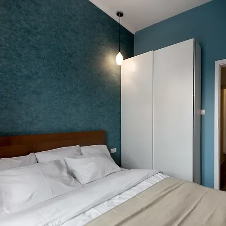 Apartment World *