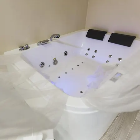 Czarno Na Białym Hotel 3*