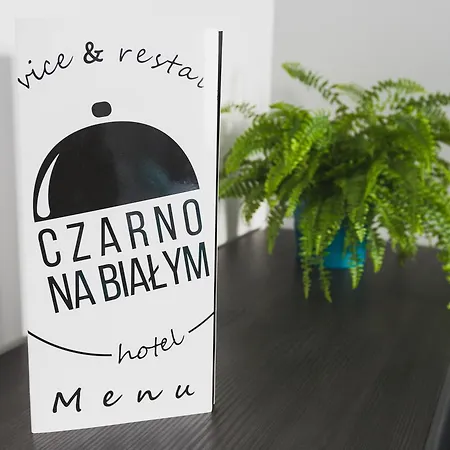 Czarno Na Białym Hotel 3*
