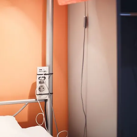 Mosquito Hostel *
