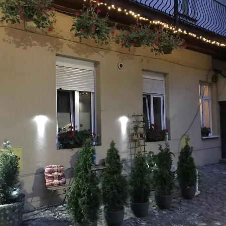 Appena & Hostal *