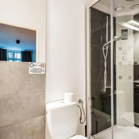 Flamingo Premium Hostel