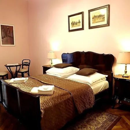 Aparthotel Maria 2*