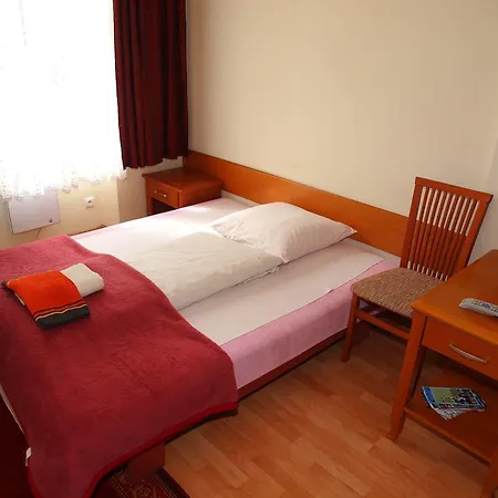 Apart-hotel Golden Lion Guest Szewska 19 3*