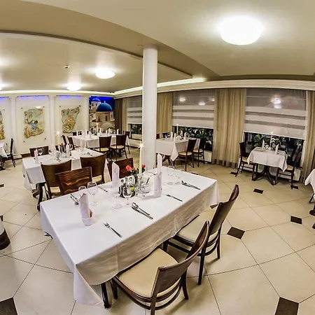 Santorini Hotel 3*