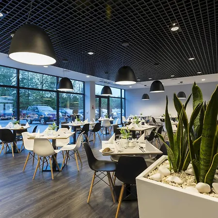 Q 3* Krakow
