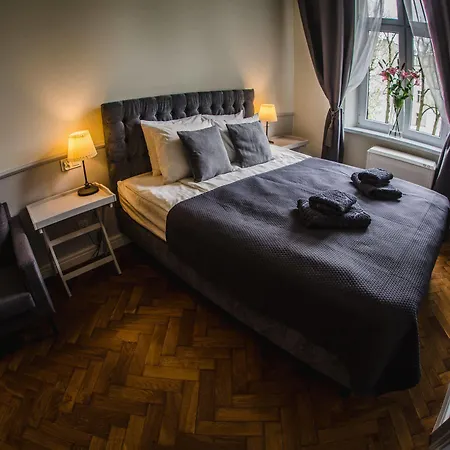 Angel House Aparthotel 3*