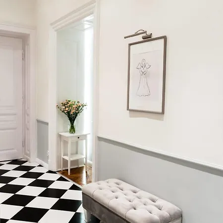 Aparthotel Angel House 3*