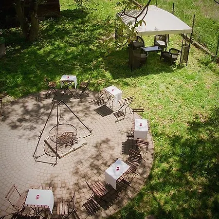 4 Couples & 4 Friends Bed & Breakfast 2*
