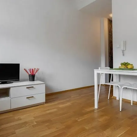 Apartment Penguin - Center *