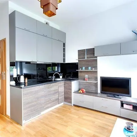 Apartment Penguin - Center