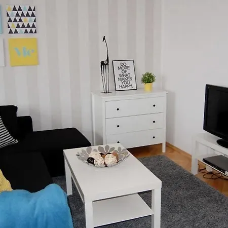 Apartment Penguin - Center *