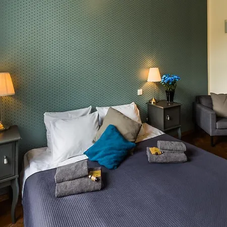 Aparthotel Angel House 3*