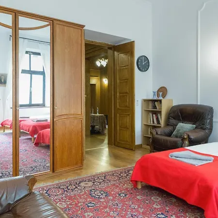 One & Only Center Up To 8 Guests *