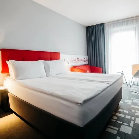 Q 3* Krakow