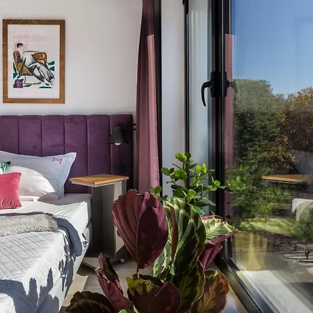 Apartment Modern View Of Planty Park