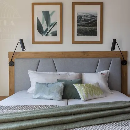 Modern View Of Planty Park Apartment Krakau