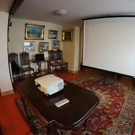 Florian Budget Hostel *