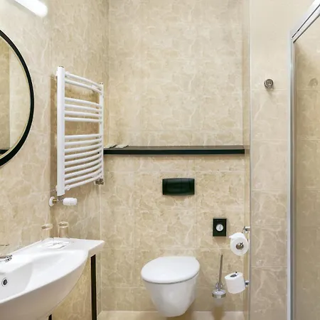 Hotel Metropolo By Golden Tulip 4*