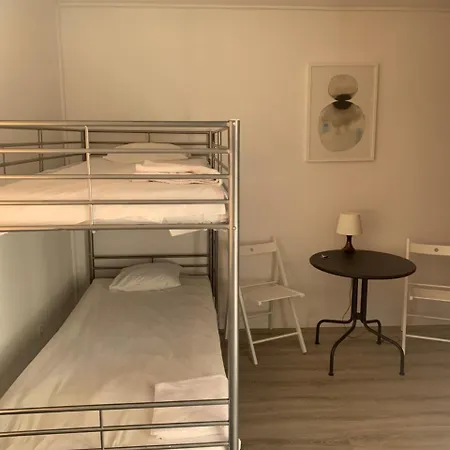 Hostel Apart & Hostel Guest Room Brendan *