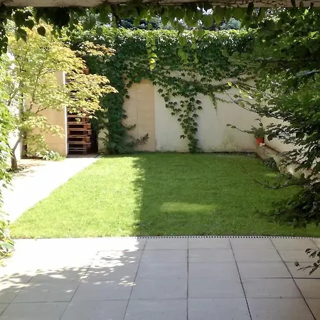 With Garden In Center *