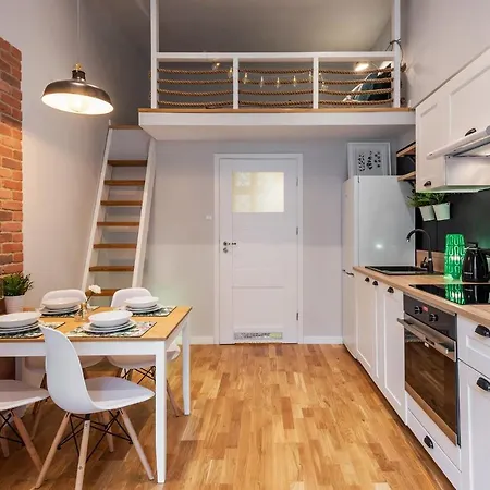 Modern - Old Town Apartment