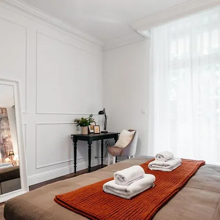 Aparthotel District17 - Loftaffair Collection 3*
